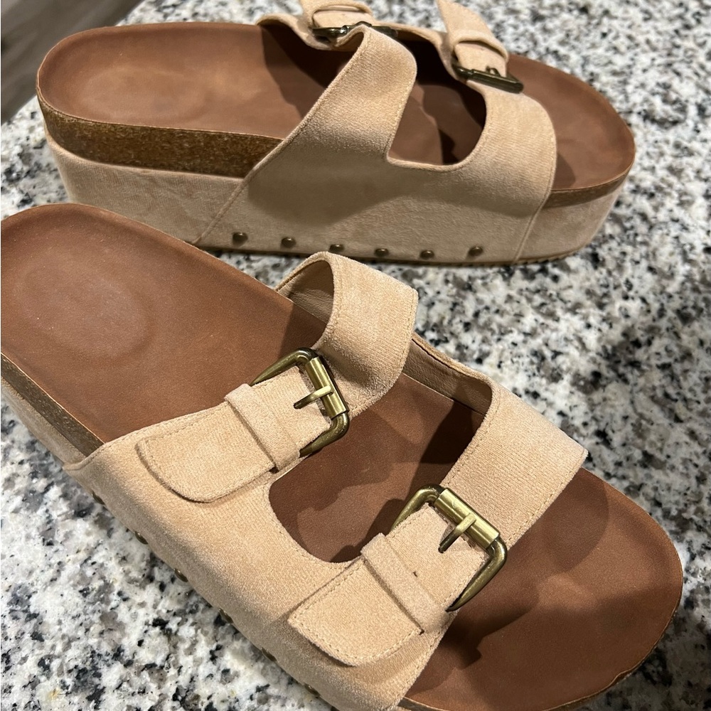 Platform slip on size 10 NEW never worn sandals. Tan